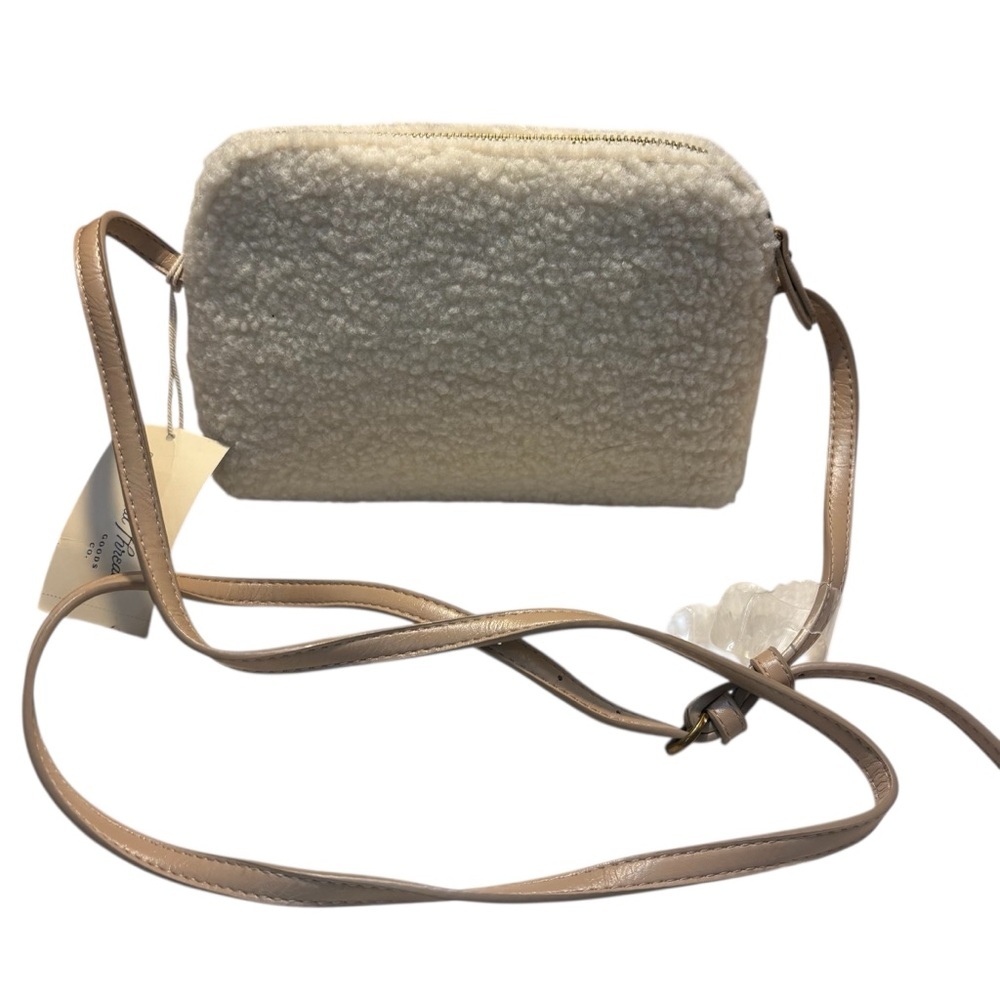 NWT Universal Thread Crossbody Bag Addison Cream Sherpa Tan Vegan Leather Zipup - Picture 7 of 16